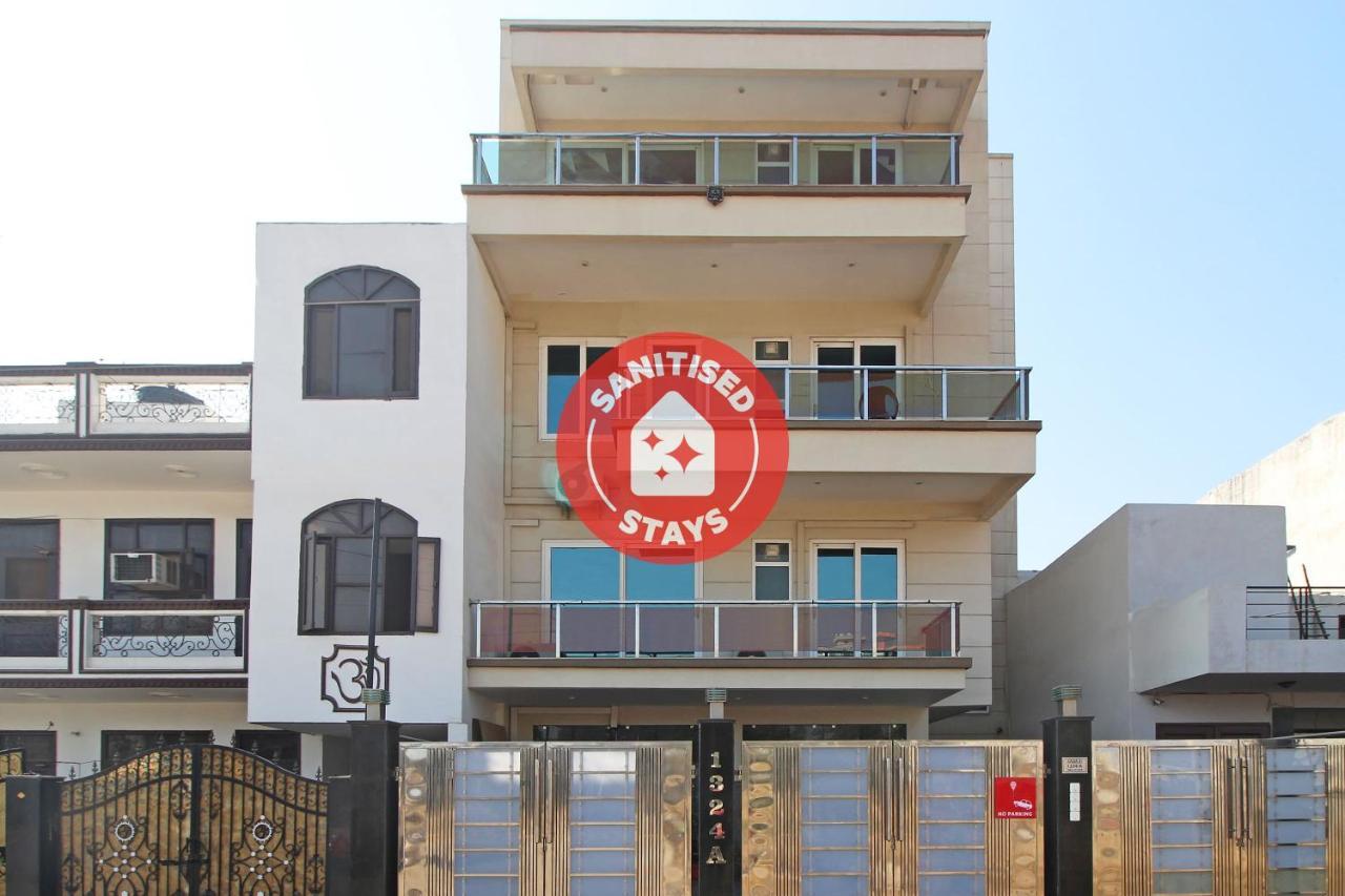 Oyo 8110 Nstay 31 Gurgaon Luaran gambar